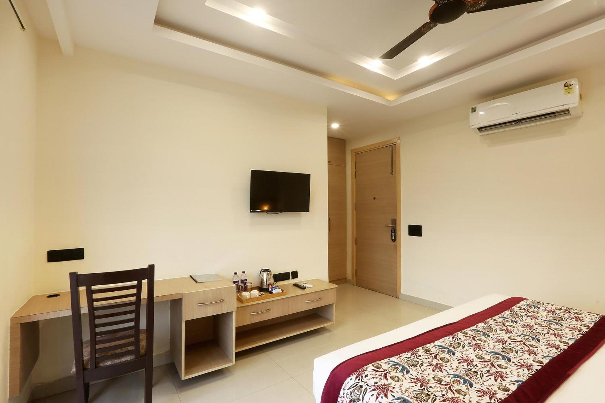Hotel Green Lotus Luxe Gurgaon Exteriör bild