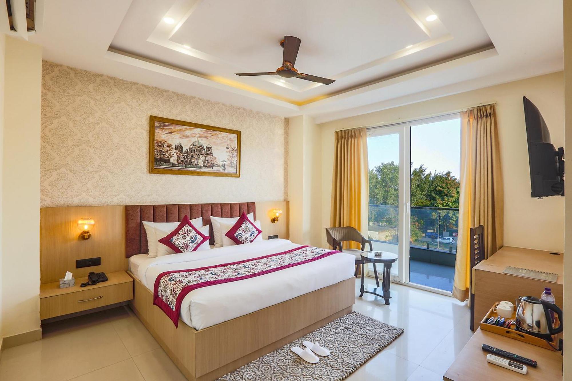 Hotel Green Lotus Luxe Gurgaon Exteriör bild