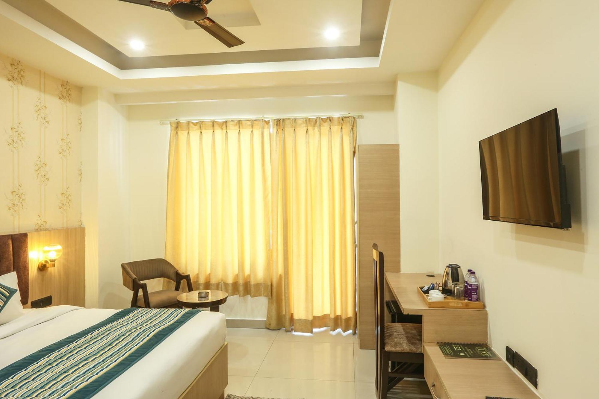 Hotel Green Lotus Luxe Gurgaon Exteriör bild