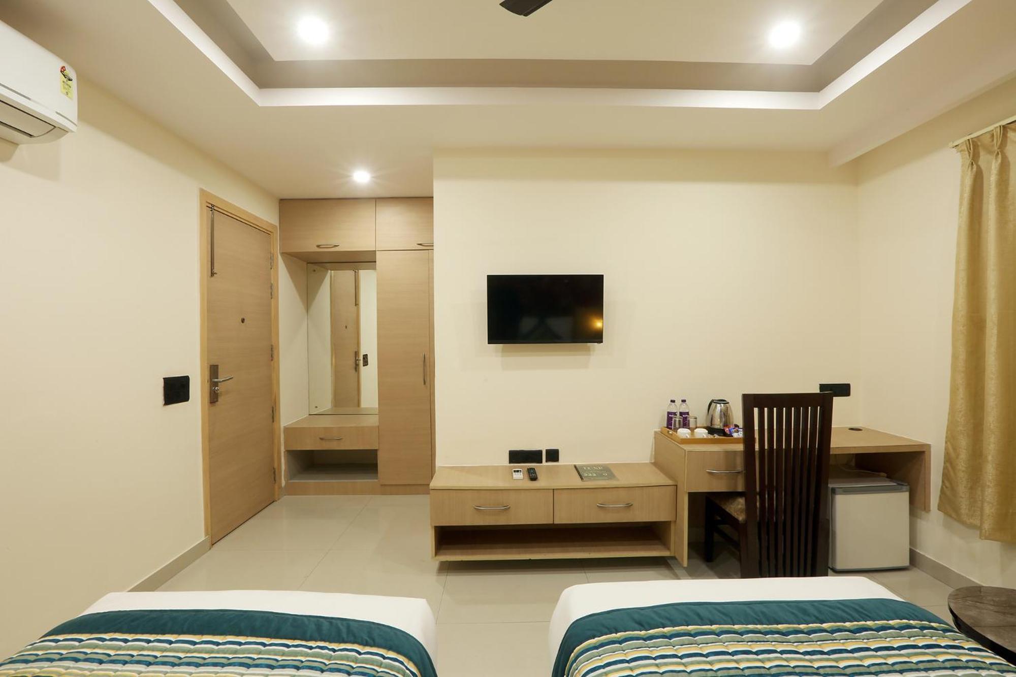 Hotel Green Lotus Luxe Gurgaon Exteriör bild