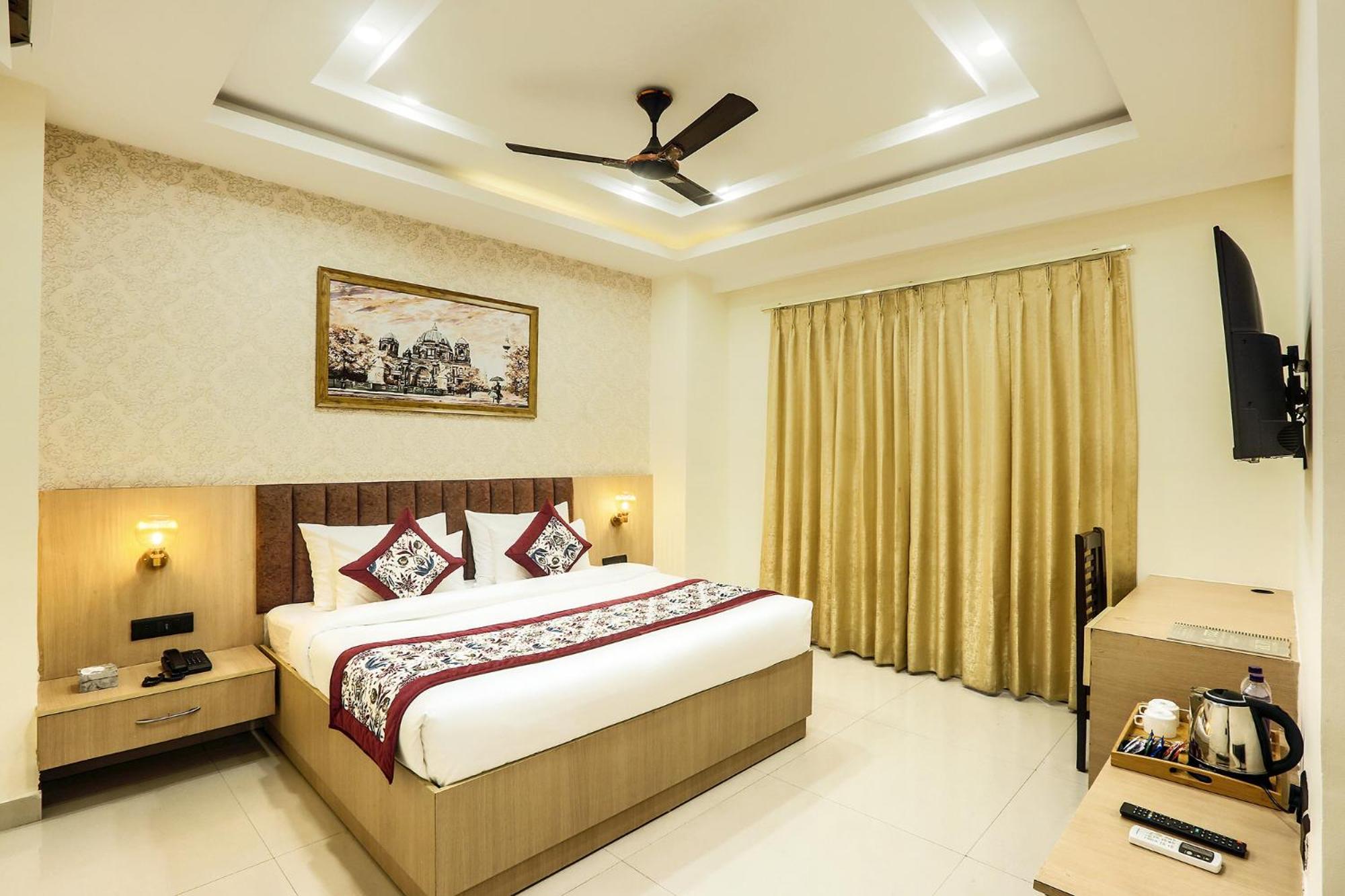 Hotel Green Lotus Luxe Gurgaon Exteriör bild
